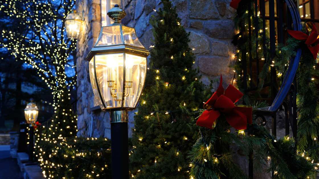 How To Secure Outdoor Christmas Decorations?